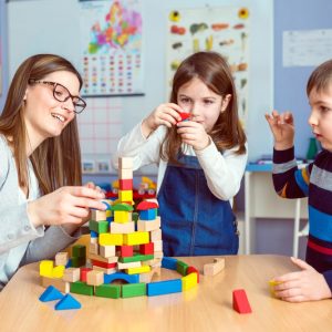 INDIVIDUALUS DARBAS SU 7-18 METŲ VAIKŲ TĖVAIS: TĖVYSTĖS ĮGŪDŽIŲ NUSTATYMAS IR UGDYMAS (8 akad.val.)